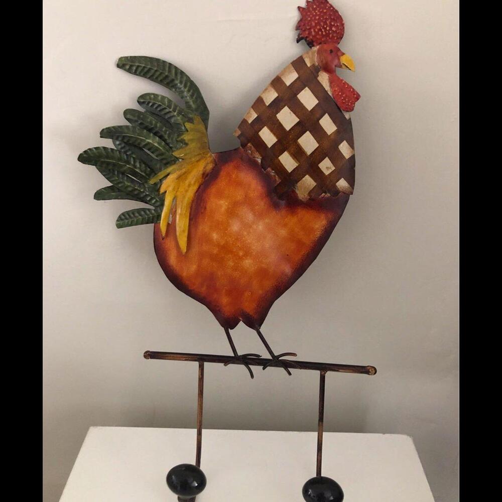 CHICKEN ROOSTER TOWEL HANGER. VERY USEFUL GIVE A SPECIAL TOUCH TO YOUR KITCHEN